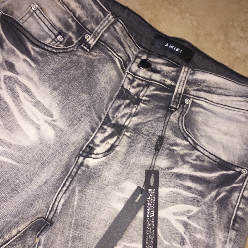 Amiri jeans ( sizes available )